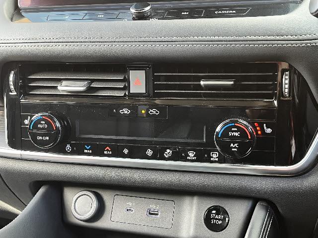 エクストレイル G e-4ORCE ワンオーナー_12.3型NissanConnect_プロパイロット_全方位カメラ_ハンズフリー電動リアゲート_前後席シートヒーター_ステアリングヒーター_BSM_ワイヤレス充電_ETC2.0_禁煙車(17枚目)