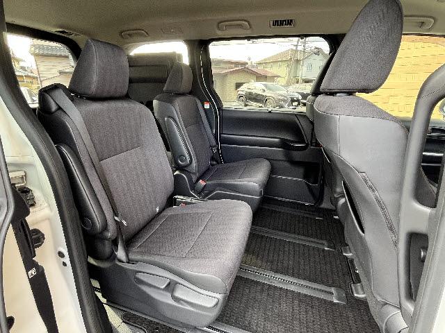 ノア Ｇ　ワンオーナー＿純正１０．５インチディスプレイオーディオ＿両側電動スライドドア＿ＨＤＭＩ対応＿Ｂカメラ＿ビルトインＥＴＣ２．０＿フルセグＴＶ＿ＬＥＤヘッドライト＿Ｗエアコン＿純正１６インチアルミ＿禁煙車（8枚目）