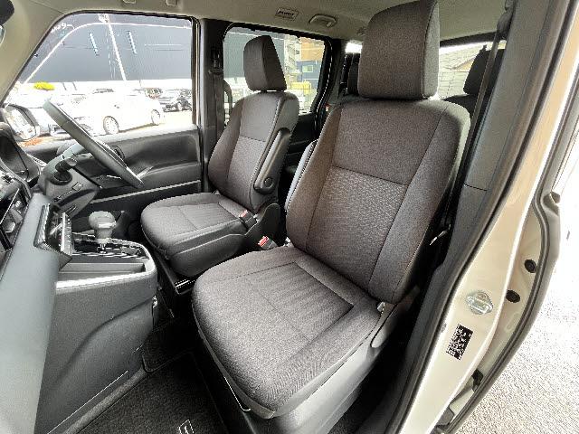 ノア Ｇ　ワンオーナー＿純正１０．５インチディスプレイオーディオ＿両側電動スライドドア＿ＨＤＭＩ対応＿Ｂカメラ＿ビルトインＥＴＣ２．０＿フルセグＴＶ＿ＬＥＤヘッドライト＿Ｗエアコン＿純正１６インチアルミ＿禁煙車（14枚目）