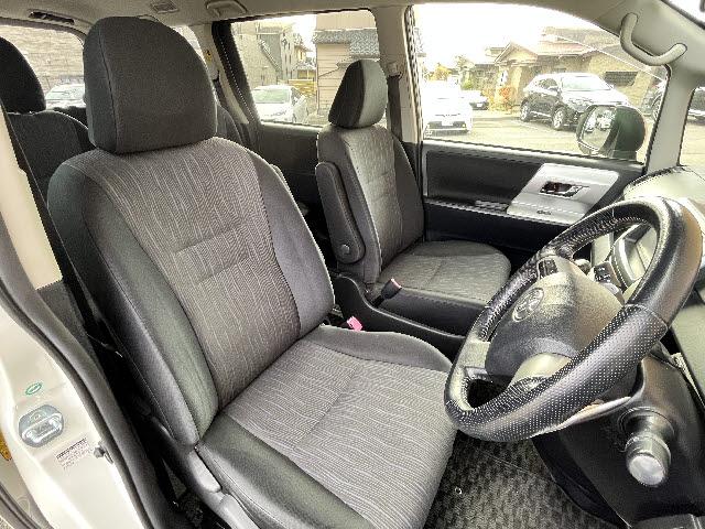 ヴォクシー ZS 煌 GS-Iエアロ_純正ナビ_9インチフリップダウンモニター_両側電動パワースライドドア_バックカメラ_フルセグTV_DVD再生_社外17インチアルミ_Bluetooth音楽_HIDヘッドライト_禁煙車(7枚目)