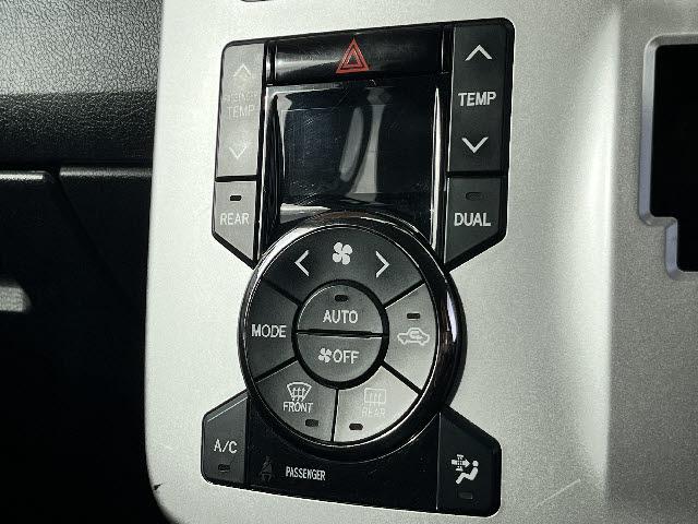 ヴォクシー ZS 煌 GS-Iエアロ_純正ナビ_9インチフリップダウンモニター_両側電動パワースライドドア_バックカメラ_フルセグTV_DVD再生_社外17インチアルミ_Bluetooth音楽_HIDヘッドライト_禁煙車(17枚目)