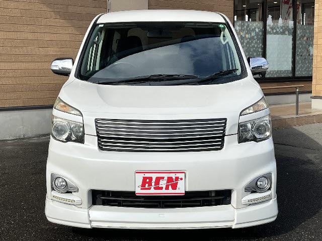 ヴォクシー ZS 煌 GS-Iエアロ_純正ナビ_9インチフリップダウンモニター_両側電動パワースライドドア_バックカメラ_フルセグTV_DVD再生_社外17インチアルミ_Bluetooth音楽_HIDヘッドライト_禁煙車(20枚目)