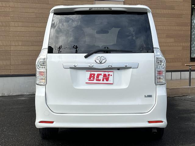 ヴォクシー ZS 煌 GS-Iエアロ_純正ナビ_9インチフリップダウンモニター_両側電動パワースライドドア_バックカメラ_フルセグTV_DVD再生_社外17インチアルミ_Bluetooth音楽_HIDヘッドライト_禁煙車(22枚目)