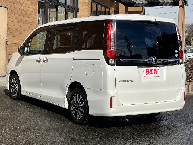 エスクァイア Ｇｉ　ブラックテーラード　純正ナビ＿両側電動パワースライドドア＿バックカメラ＿前席シートヒーター＿黒レザーシート＿トヨタセーフティセンス＿クルーズコントロール＿純正１５インチアルミ＿ビルトインＥＴＣ＿Ｗエアコン＿禁煙車（6枚目）