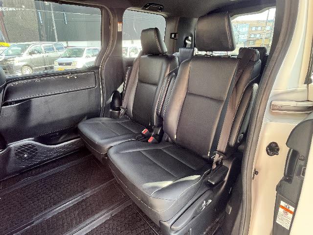 エスクァイア Ｇｉ　ブラックテーラード　純正ナビ＿両側電動パワースライドドア＿バックカメラ＿前席シートヒーター＿黒レザーシート＿トヨタセーフティセンス＿クルーズコントロール＿純正１５インチアルミ＿ビルトインＥＴＣ＿Ｗエアコン＿禁煙車（13枚目）