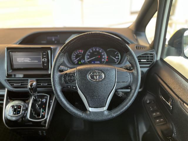 エスクァイア Ｇｉ　ブラックテーラード　純正ナビ＿両側電動パワースライドドア＿バックカメラ＿前席シートヒーター＿黒レザーシート＿トヨタセーフティセンス＿クルーズコントロール＿純正１５インチアルミ＿ビルトインＥＴＣ＿Ｗエアコン＿禁煙車（15枚目）