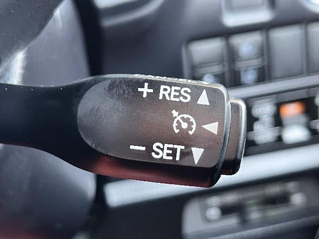 エスクァイア Ｇｉ　ブラックテーラード　純正ナビ＿両側電動パワースライドドア＿バックカメラ＿前席シートヒーター＿黒レザーシート＿トヨタセーフティセンス＿クルーズコントロール＿純正１５インチアルミ＿ビルトインＥＴＣ＿Ｗエアコン＿禁煙車（24枚目）