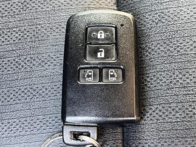 エスクァイア Ｇｉ　ブラックテーラード　純正ナビ＿両側電動パワースライドドア＿バックカメラ＿前席シートヒーター＿黒レザーシート＿トヨタセーフティセンス＿クルーズコントロール＿純正１５インチアルミ＿ビルトインＥＴＣ＿Ｗエアコン＿禁煙車（26枚目）