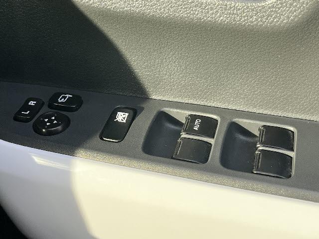 ハスラー Ｇ　４ＷＤ　社外メモリーナビ　シートヒーター　フルセグＴＶ　Ｂｌｕｅｔｏｏｔｈオーディオ　レーダーブレーキサポート　プッシュスタート　ＤＶＤ再生　　純正フロアマット　サイドバイザー　キーフリースペア有（23枚目）