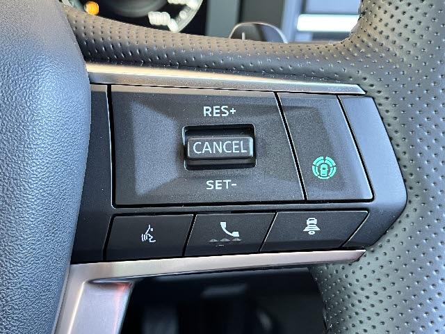 アウトランダーPHEV P 充電ケーブル付_純正9インチナビ_マイパイロット_全方位カメラ_前後席シートヒーター_黒レザーシート_ETC2.0_ステアリングヒーター_パワーシート_電動リアゲート_ワイヤレス充電_純正AW_禁煙車(12枚目)