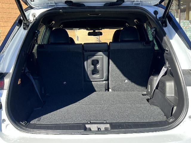 アウトランダーPHEV P 充電ケーブル付_純正9インチナビ_マイパイロット_全方位カメラ_前後席シートヒーター_黒レザーシート_ETC2.0_ステアリングヒーター_パワーシート_電動リアゲート_ワイヤレス充電_純正AW_禁煙車(18枚目)