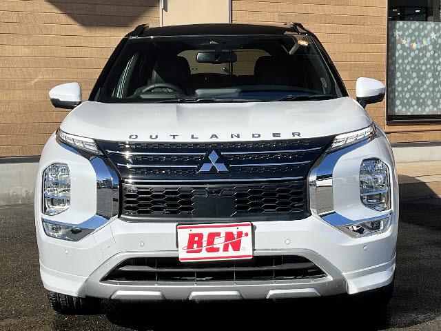アウトランダーPHEV P 充電ケーブル付_純正9インチナビ_マイパイロット_全方位カメラ_前後席シートヒーター_黒レザーシート_ETC2.0_ステアリングヒーター_パワーシート_電動リアゲート_ワイヤレス充電_純正AW_禁煙車(22枚目)
