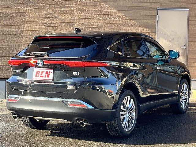 ハリアーハイブリッド Z レザーパッケージ ワンオーナー_調光パノラマルーフ_純正12.3型ディスプレイオーディオ_JBLサウンド_パノラミックビュー_ハンズフリー電動リアゲート_ワイヤレス充電_トヨタセーフティセンス_純正19アルミ_禁煙車(5枚目)