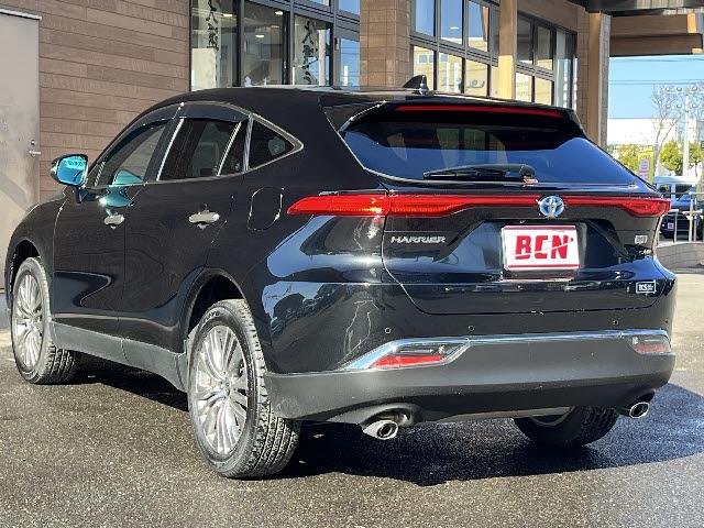 ハリアーハイブリッド Z レザーパッケージ ワンオーナー_調光パノラマルーフ_純正12.3型ディスプレイオーディオ_JBLサウンド_パノラミックビュー_ハンズフリー電動リアゲート_ワイヤレス充電_トヨタセーフティセンス_純正19アルミ_禁煙車(6枚目)