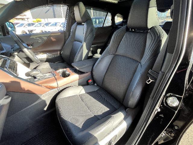 ハリアーハイブリッド Z レザーパッケージ ワンオーナー_調光パノラマルーフ_純正12.3型ディスプレイオーディオ_JBLサウンド_パノラミックビュー_ハンズフリー電動リアゲート_ワイヤレス充電_トヨタセーフティセンス_純正19アルミ_禁煙車(14枚目)