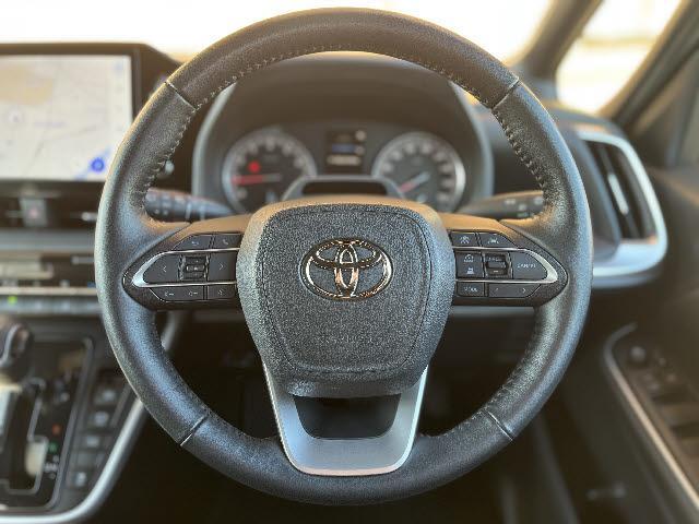 ヴォクシー S-G 純正10.5型ディスプレイオーディオ_トヨタセーフティセンス_両側電動スライドドア_Bカメラ_前席シートヒーター_フルセグTV_HDMI対応_ETC_LEDヘッドライト_Bluetooth音楽_禁煙車(13枚目)