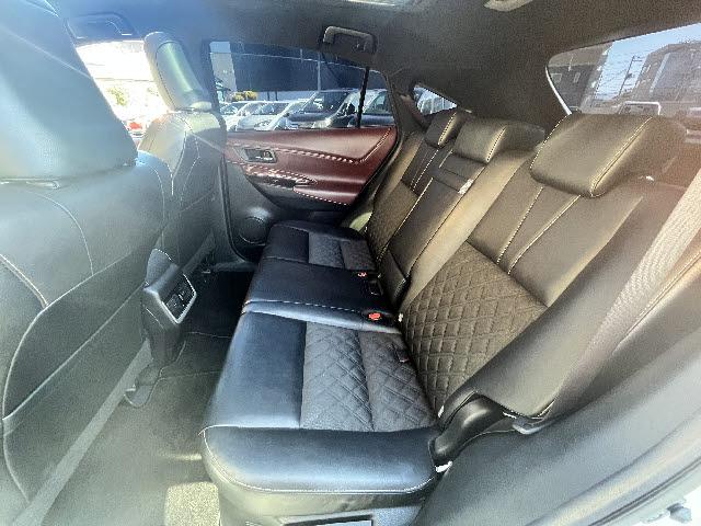 ハリアー プレミアム　サンルーフ＿アルパインビックＸ９型ナビ＿フロント＆リアエアロ付＿電動リアゲート＿フロント＆バックカメラ＿フルセグＴＶ＿ＨＤＭＩ対応＿ハーフレザーシート＿クルーズコントロール＿純正１８インチＡＷ＿禁煙車（13枚目）