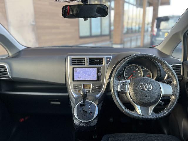 ラクティス Ｇ　純正ナビ＿バックカメラ＿クルーズコントロール＿Ｂｌｕｅｔｏｏｔｈ音楽＿ＨＩＤヘッドライト＿地デジ＿スペアキー有＿禁煙車（3枚目）