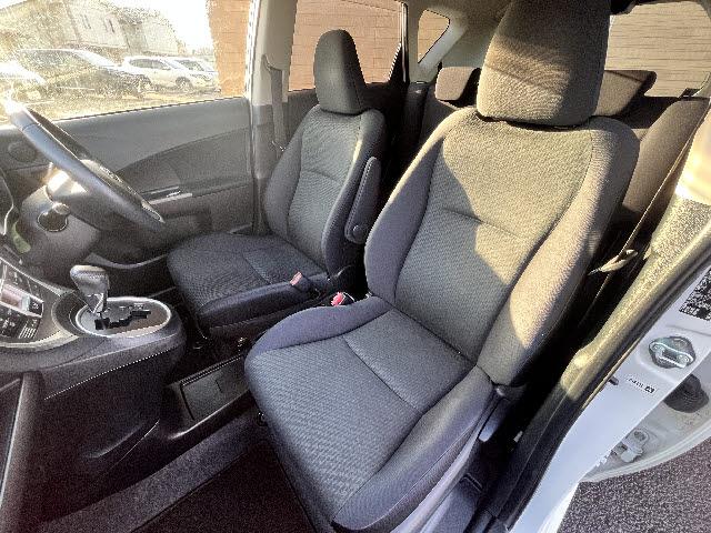 ラクティス Ｇ　純正ナビ＿バックカメラ＿クルーズコントロール＿Ｂｌｕｅｔｏｏｔｈ音楽＿ＨＩＤヘッドライト＿地デジ＿スペアキー有＿禁煙車（14枚目）