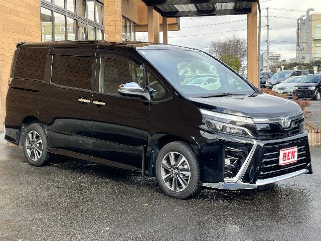 ヴォクシー ＺＳ　煌ＩＩＩ　純正９インチナビ＆１２．１インチフリップダウンモニター＿両側電動スライドドア＿クルーズコントロール＿Ｂカメラ＿フルセグＴＶ＿ＬＥＤヘッドライト＿Ｗエアコン＿プリクラッシュセーフティ＿純正アルミ＿禁煙車（2枚目）