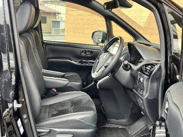 ヴォクシー ＺＳ　煌ＩＩＩ　純正９インチナビ＆１２．１インチフリップダウンモニター＿両側電動スライドドア＿クルーズコントロール＿Ｂカメラ＿フルセグＴＶ＿ＬＥＤヘッドライト＿Ｗエアコン＿プリクラッシュセーフティ＿純正アルミ＿禁煙車（7枚目）