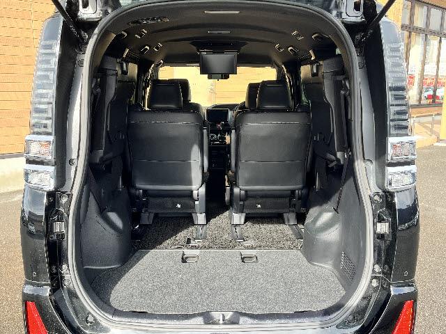 ヴォクシー ＺＳ　煌ＩＩＩ　純正９インチナビ＆１２．１インチフリップダウンモニター＿両側電動スライドドア＿クルーズコントロール＿Ｂカメラ＿フルセグＴＶ＿ＬＥＤヘッドライト＿Ｗエアコン＿プリクラッシュセーフティ＿純正アルミ＿禁煙車（18枚目）