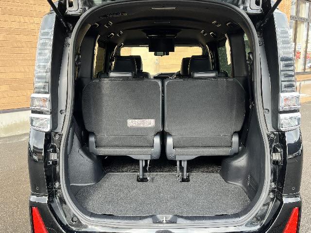 ヴォクシー ＺＳ　煌ＩＩＩ　純正９インチナビ＆１２．１インチフリップダウンモニター＿両側電動スライドドア＿クルーズコントロール＿Ｂカメラ＿フルセグＴＶ＿ＬＥＤヘッドライト＿Ｗエアコン＿プリクラッシュセーフティ＿純正アルミ＿禁煙車（20枚目）