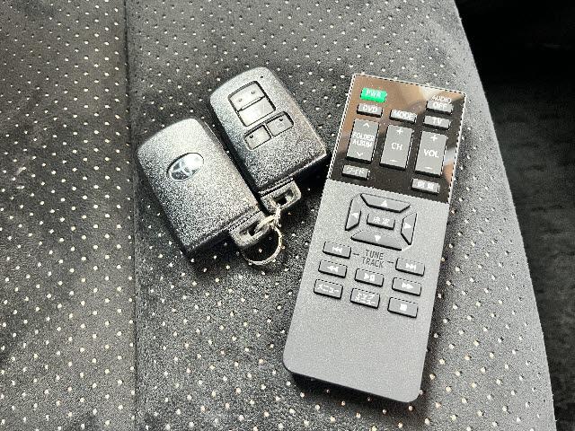 ヴォクシー ＺＳ　煌ＩＩＩ　純正９インチナビ＆１２．１インチフリップダウンモニター＿両側電動スライドドア＿クルーズコントロール＿Ｂカメラ＿フルセグＴＶ＿ＬＥＤヘッドライト＿Ｗエアコン＿プリクラッシュセーフティ＿純正アルミ＿禁煙車（26枚目）