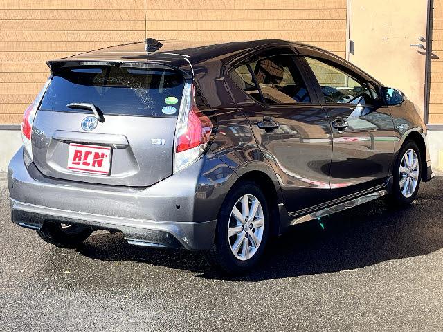 アクア Ｇブラックソフトレザーセレクション　純正フルエアロ＿中期型＿純正ナビ＿バックカメラ＿フルセグＴＶ＿トヨタセーフティセンス＿クルーズコントロール＿ＥＴＣ＿ドライブレコーダー＿ＬＥＤヘッドライト＿Ｂｌｕｅｔｏｏｔｈ音楽＿純正アルミ＿禁煙車（5枚目）