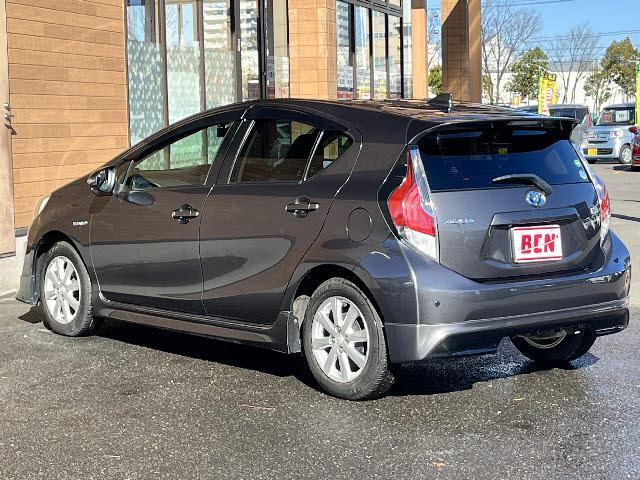 アクア Ｇブラックソフトレザーセレクション　純正フルエアロ＿中期型＿純正ナビ＿バックカメラ＿フルセグＴＶ＿トヨタセーフティセンス＿クルーズコントロール＿ＥＴＣ＿ドライブレコーダー＿ＬＥＤヘッドライト＿Ｂｌｕｅｔｏｏｔｈ音楽＿純正アルミ＿禁煙車（6枚目）