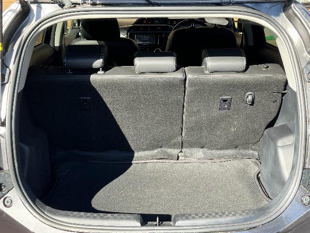 アクア Ｇブラックソフトレザーセレクション　純正フルエアロ＿中期型＿純正ナビ＿バックカメラ＿フルセグＴＶ＿トヨタセーフティセンス＿クルーズコントロール＿ＥＴＣ＿ドライブレコーダー＿ＬＥＤヘッドライト＿Ｂｌｕｅｔｏｏｔｈ音楽＿純正アルミ＿禁煙車（18枚目）