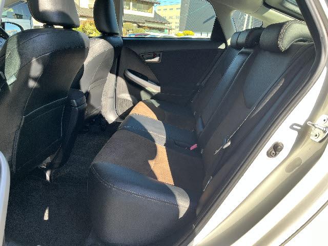 プリウス Ｇ　後期型＿純正８型ナビ＿バックカメラ＿フルセグＴＶ＿ハーフレザーシート＿パワーシート＿Ｂｌｕｅｔｏｏｔｈ音楽＿ＨＩＤヘッドライト＿フォグライト＿クルーズコントロール＿ビルトインＥＴＣ＿純正アルミ＿禁煙車（13枚目）