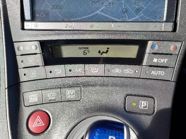 プリウス Ｇ　後期型＿純正８型ナビ＿バックカメラ＿フルセグＴＶ＿ハーフレザーシート＿パワーシート＿Ｂｌｕｅｔｏｏｔｈ音楽＿ＨＩＤヘッドライト＿フォグライト＿クルーズコントロール＿ビルトインＥＴＣ＿純正アルミ＿禁煙車（17枚目）