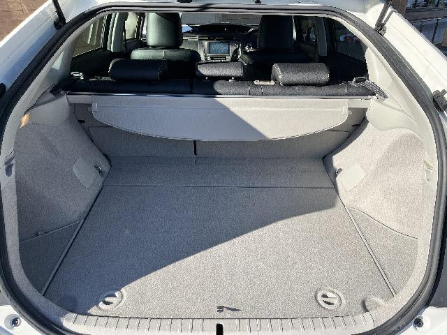 プリウス Ｇ　後期型＿純正８型ナビ＿バックカメラ＿フルセグＴＶ＿ハーフレザーシート＿パワーシート＿Ｂｌｕｅｔｏｏｔｈ音楽＿ＨＩＤヘッドライト＿フォグライト＿クルーズコントロール＿ビルトインＥＴＣ＿純正アルミ＿禁煙車（18枚目）