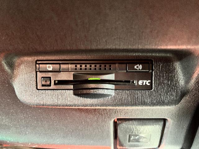 プリウス Ｇ　後期型＿純正８型ナビ＿バックカメラ＿フルセグＴＶ＿ハーフレザーシート＿パワーシート＿Ｂｌｕｅｔｏｏｔｈ音楽＿ＨＩＤヘッドライト＿フォグライト＿クルーズコントロール＿ビルトインＥＴＣ＿純正アルミ＿禁煙車（19枚目）