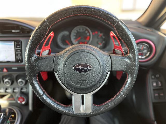 BRZ S STIフルエアロ_STIマフラー_リアウィング_pivot追加メーター_前席シートヒーター_シートカバー付_純正ナビ_Bカメラ_フルセグTV_HIDヘッドライト_社外18インチAW_パドルシフト_禁煙(15枚目)