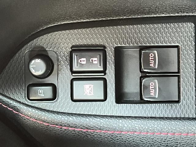 BRZ S STIフルエアロ_STIマフラー_リアウィング_pivot追加メーター_前席シートヒーター_シートカバー付_純正ナビ_Bカメラ_フルセグTV_HIDヘッドライト_社外18インチAW_パドルシフト_禁煙(20枚目)