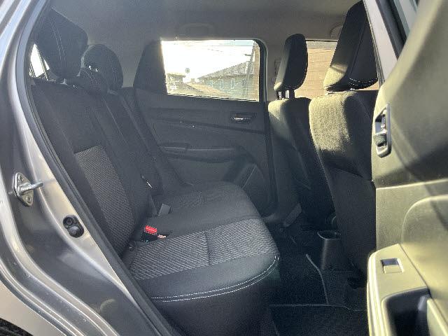 スイフト ＲＳ　純正オーディオ＿デュアルセンサーブレーキサポート＿前席シートヒーター＿Ｂｌｕｅｔｏｏｔｈ音楽＿ＬＥＤヘッドライト＿クルーズコントロール＿パドルシフト＿フォグライト＿ステアリングリモコン＿禁煙車（8枚目）