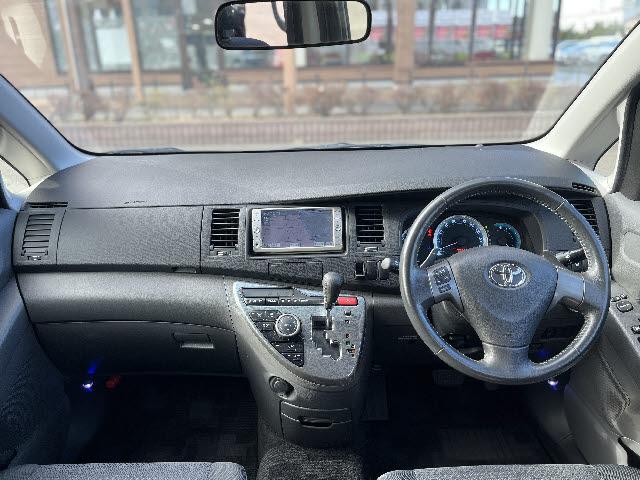 �a�b�m�S�R�X�͌S�R�w��������k���P�O���I�C�I�����^�E���S�R�X�̌��������ɓX�܂��������܂��B���O�n�E�X���̑傫�ȎO�p�������ڈ�I�Ŋ��C���^�[�͌S�R��C���^�[�����S�R���C���^�[