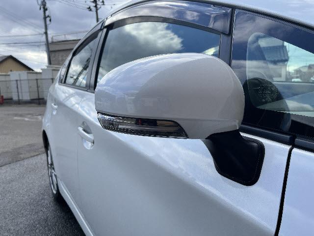 プリウス Ｓ　ＬＥＤエディション　純正ナビ＿バックカメラ＿フルセグＴＶ＿ビルトインＥＴＣ＿ＬＥＤヘッドライト＿フォグライト＿社外１７インチアルミ＿Ｂｌｕｅｔｏｏｔｈ音楽＿禁煙車（25枚目）