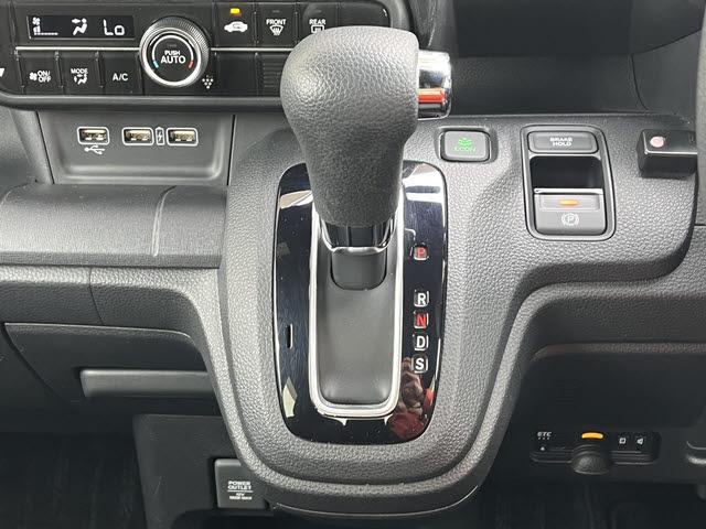 N-WGNカスタム Lホンダセンシング ホンダセンシング 純正SDナビ フルセグTV バックカメラ Bluetooth 純正アルミホイール シートヒーター クルーズコントロール オートライト シートヒーター ドライブレコーダー(16枚目)