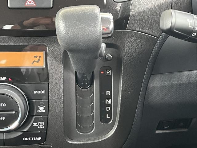 デリカＤ：２ Ｓ　両側パワースライドドア　社外メモリーナビ　Ｂｌｕｅｔｏｏｔｈ　純正アルミホイール　ＨＩＤヘッドライト　シートヒーター　バックカメラ　純正エアロ（17枚目）