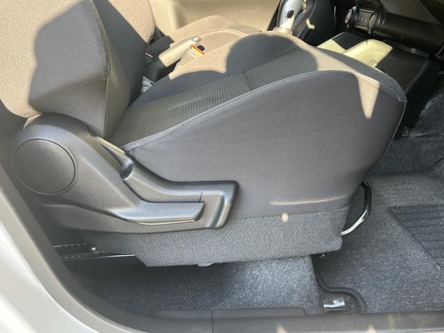 イグニス ハイブリッドＭＧ　ハイブリッド　レーダーブレーキ　社外メモリーナビ　バックカメラ　シートビーター　ＥＴＣ　アイドリングストップ　ステアリングスイッチ　横滑り防止（29枚目）