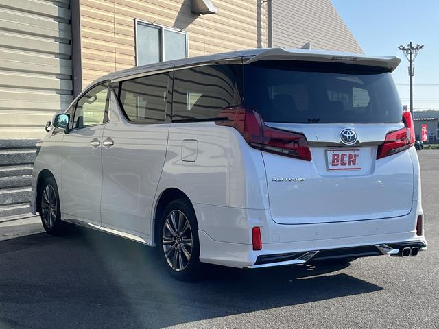 アルファード ２．５Ｓ　タイプゴールドＩＩＩ　セーフティーセンス　両側パワースライドドア　純正ディスプレイオーディオ　バックカメラ　Ｂｌｕｅｔｏｏｔｈ　パワーバックドア　ハーフレザーシート　モデリスタエアロ　純正アルミホイール　サンルーフ（5枚目）