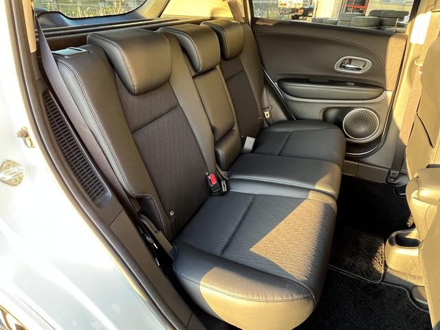 ヴェゼル ハイブリッドＺ・ホンダセンシング　ホンダセンシング　純正ＳＤナビ　フルセグＴＶ　バックカメラ　Ｂｌｕｅｔｏｏｔｈ　純正アルミホイール　キーフリー　クルーズコントロール　純正アルミホイール　ＬＥＤヘッドライト　シートヒーター（7枚目）