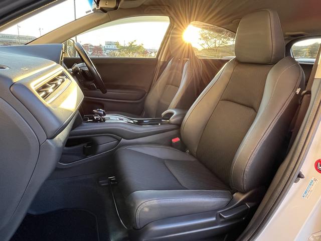 ヴェゼル ハイブリッドＺ・ホンダセンシング　ホンダセンシング　純正ＳＤナビ　フルセグＴＶ　バックカメラ　Ｂｌｕｅｔｏｏｔｈ　純正アルミホイール　キーフリー　クルーズコントロール　純正アルミホイール　ＬＥＤヘッドライト　シートヒーター（9枚目）