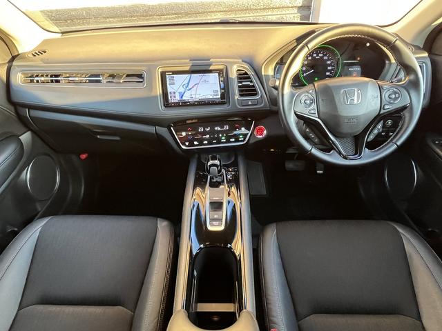 ヴェゼル ハイブリッドＺ・ホンダセンシング　ホンダセンシング　純正ＳＤナビ　フルセグＴＶ　バックカメラ　Ｂｌｕｅｔｏｏｔｈ　純正アルミホイール　キーフリー　クルーズコントロール　純正アルミホイール　ＬＥＤヘッドライト　シートヒーター（14枚目）