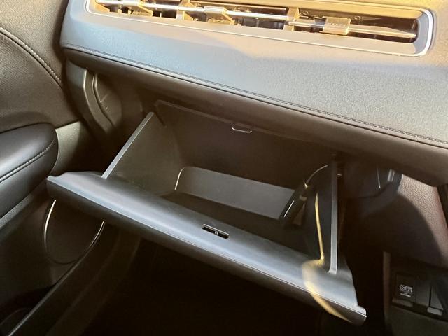 ヴェゼル ハイブリッドＺ・ホンダセンシング　ホンダセンシング　純正ＳＤナビ　フルセグＴＶ　バックカメラ　Ｂｌｕｅｔｏｏｔｈ　純正アルミホイール　キーフリー　クルーズコントロール　純正アルミホイール　ＬＥＤヘッドライト　シートヒーター（32枚目）