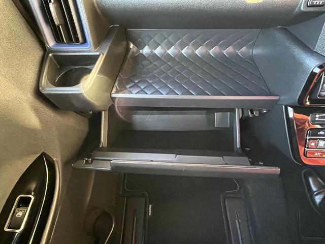 タント カスタムＲＳスタイルセレクション　スマートアシスト　両側パワースライドドア　純正メモリーナビ　フルセグＴＶ　バックカメラ　ドライブレコーダー　アイドリングストップ　純正アルミホイール　ＥＴＣ（31枚目）