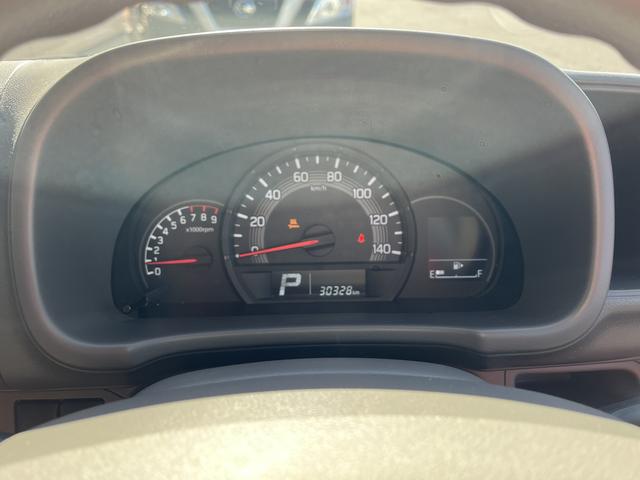 登録済未使用車の場合、メーカーの保証継承を行ってからのご納車になるので遠出の際も安心♪また保証継承する事により全国のディーラーにて保証修理をお受けする事も出来ます♪